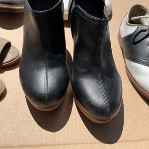 Dr.sholls wedge heel bootie (sold)